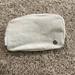 Lululemon Belt Bag Bone